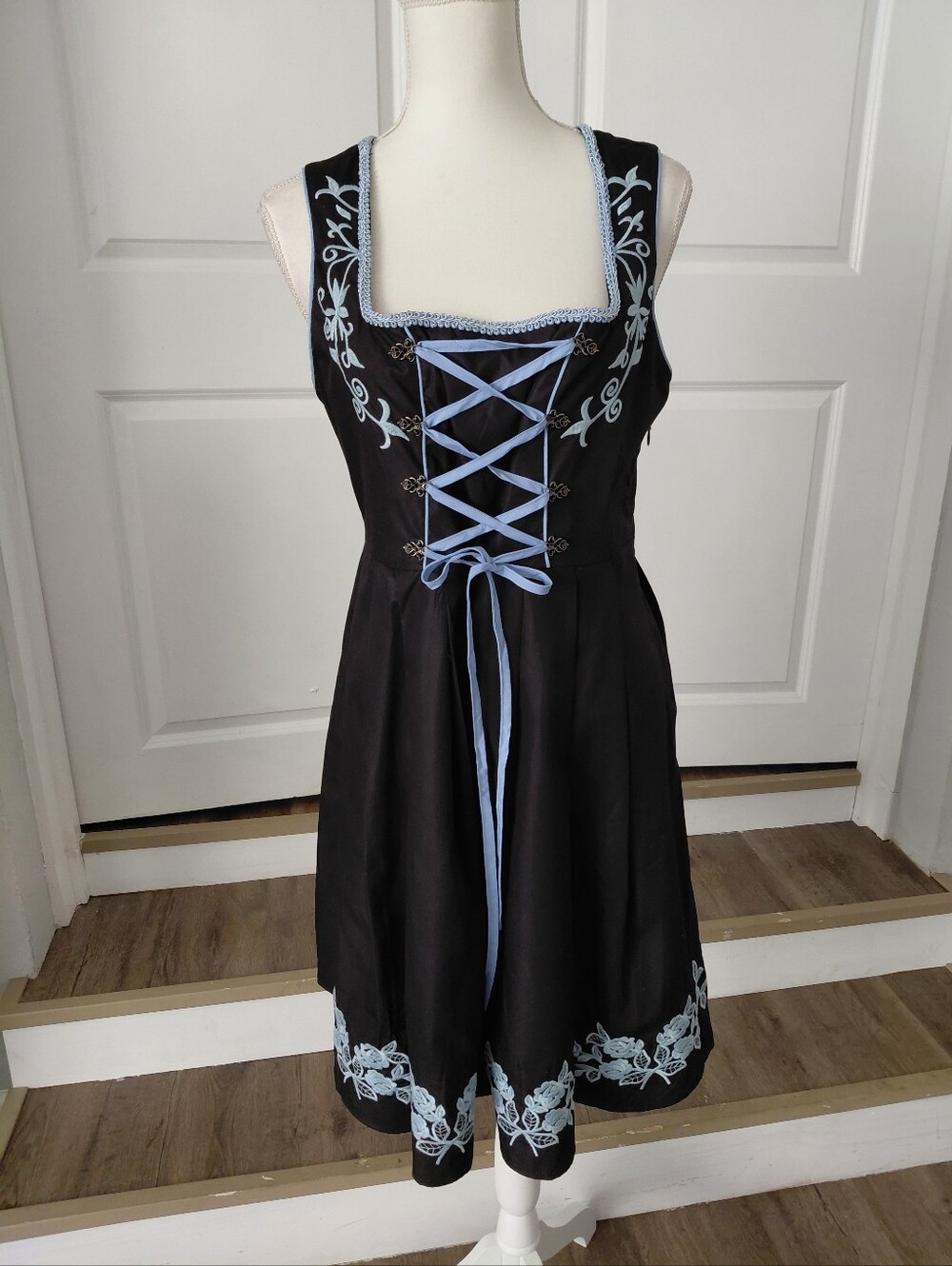 Jasambac Black Oktoberfest Dress Lt Blue Embroidered Lace-Up Front Sz Small New